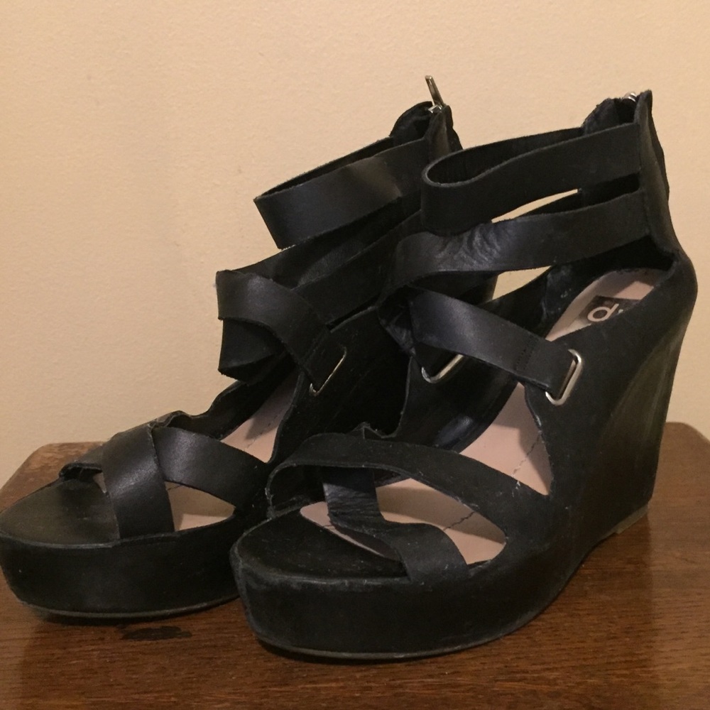 Dolce vita black wedges